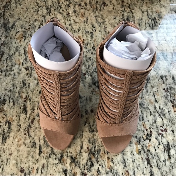 🎉 HP 🎉 Women’s Spumoni High Heels - Picture 2 of 7